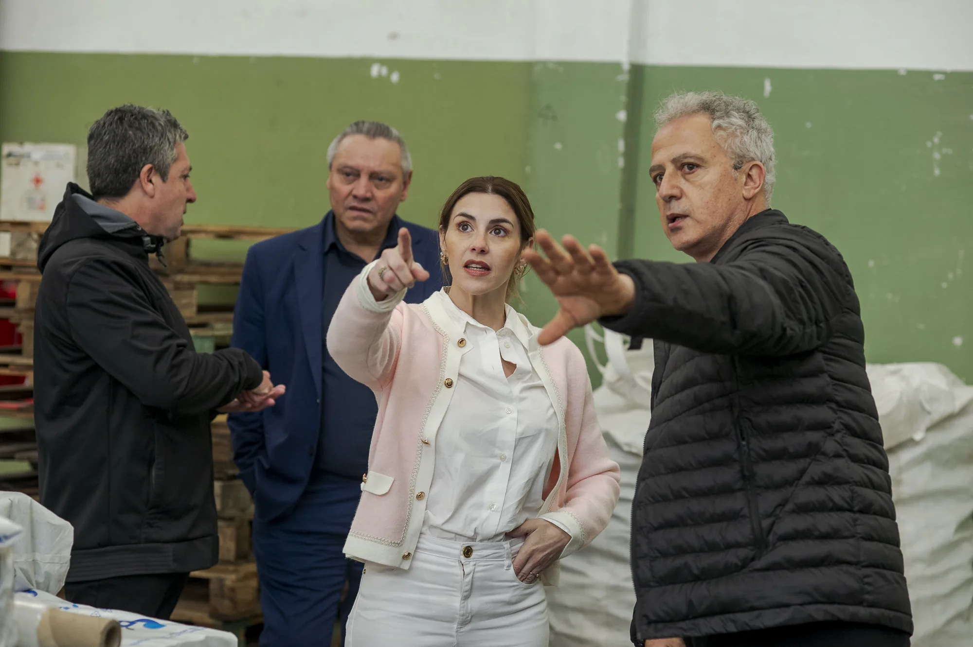 Marcela Pagano durante una recorrida por establecimientos industriales de Berazategui